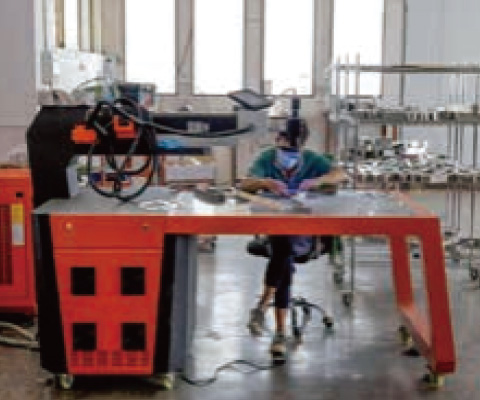 レーザー溶接機